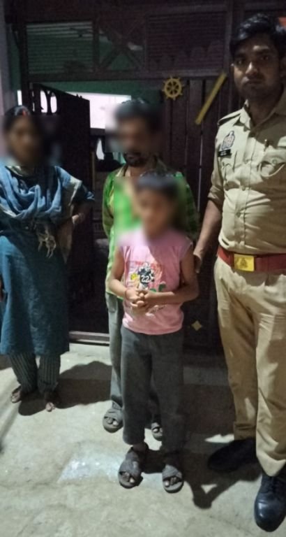 बाराबंकी09.04.2025* लापता बालक को 08 घण्टे के अंदर बरामद कर परिजनों के किया गया सुपुर्द-* बाराबंकी09.04.2025* लापता बालक को 08 घण्टे के अंदर बरामद कर परिजनों के किया गया सुपुर्द-*