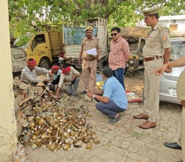 बाराबंकी09.04.2025*अभियोग में बरामद कुल 42 पेटी अंग्रेजी शराब का किया गया विनिष्टीकरण-* बाराबंकी09.04.2025*अभियोग में बरामद कुल 42 पेटी अंग्रेजी शराब का किया गया विनिष्टीकरण-*