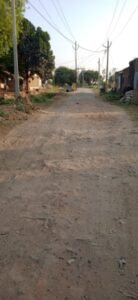 कौशाम्बी10अप्रैल25*अधिकारी और ठेकेदार के बीच खिंची तलवार जनता परेशान*