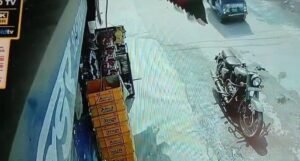 सहारनपुर*11अप्रैल25*इनकाउंटर व जेल भेजने की धमकी देकर खाकी ने युवक से लिया ब्लेंक चेक...*