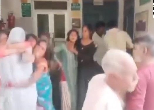 फतेहपुर11अप्रैल25*फतेहपुर में आकाशीय बिजली का कहर। फतेहपुर11अप्रैल25*फतेहपुर में आकाशीय बिजली का कहर।