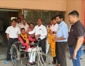 कौशाम्बी14अप्रैल25*डॉ0 भीमराव आम्बेडकर के चित्र पर डीएम ने माल्यार्पण कर श्रद्धासुमन किया अर्पित*