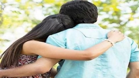 सतना14अप्रैल25*सीधी में मेरठ जैसा कांड... पति के सीने में कई बार घोपे चाकू, फिर लोडिंग गाड़ी चढ़ाकर मारने की कोशिश* सतना14अप्रैल25*सीधी में मेरठ जैसा कांड... पति के सीने में कई बार घोपे चाकू, फिर लोडिंग गाड़ी चढ़ाकर मारने की कोशिश*