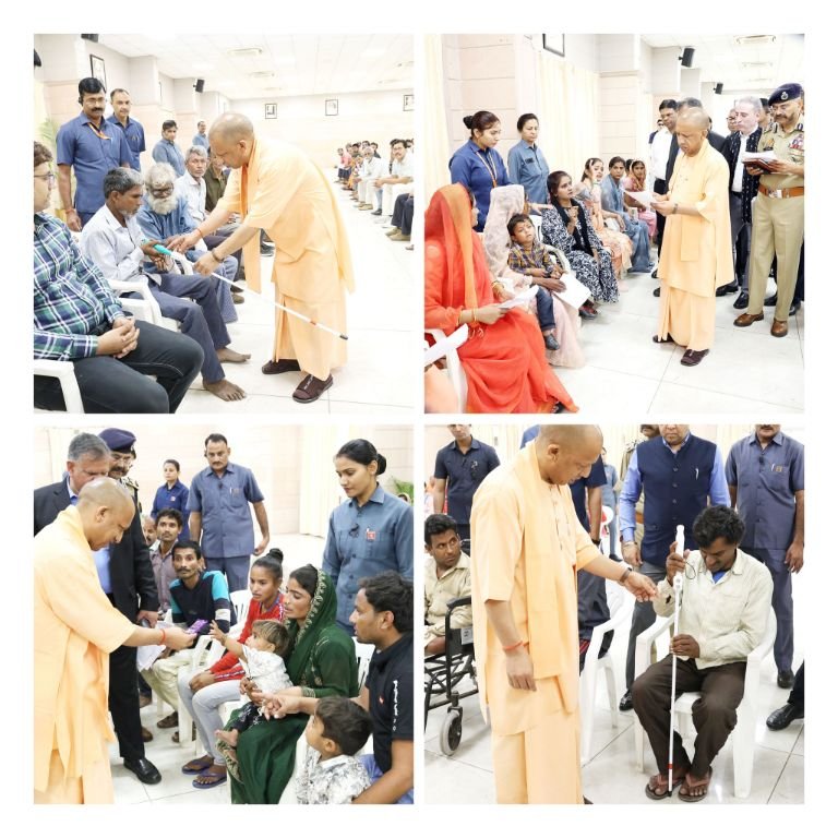 लखनऊ17अप्रैल25*आज पांच कालिदास मुख्यमंत्री आवास पर जनता दर्शन कार्यक्रम में मुख्यमंत्री योगी लखनऊ17अप्रैल25*आज पांच कालिदास मुख्यमंत्री आवास पर जनता दर्शन कार्यक्रम में मुख्यमंत्री योगी