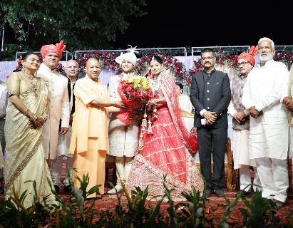 लखनऊ20अप्रैल2025*सीएम आज मुख्य सचिव मनोज कुमार सिंह के सुपुत्र के शुभ विवाह में सम्मिलित हुए। लखनऊ20अप्रैल2025*सीएम आज मुख्य सचिव मनोज कुमार सिंह के सुपुत्र के शुभ विवाह में सम्मिलित हुए।