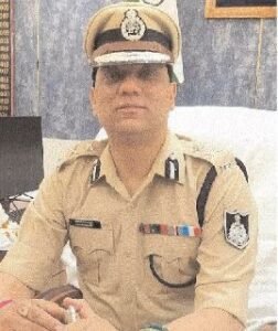 रीवा21अप्रैल25*क्राइम पर अंकुश आई जी गौरव सिंह राजपूत ने थानों मेंं कसावट की बारी*