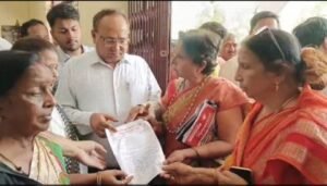 मथुरा21अप्रैल25*पश्चिम बंगाल में हो रहे अत्याचारों के विरोध में महिला मंडल ने जिलाधिकारी को सोपा ज्ञापन।