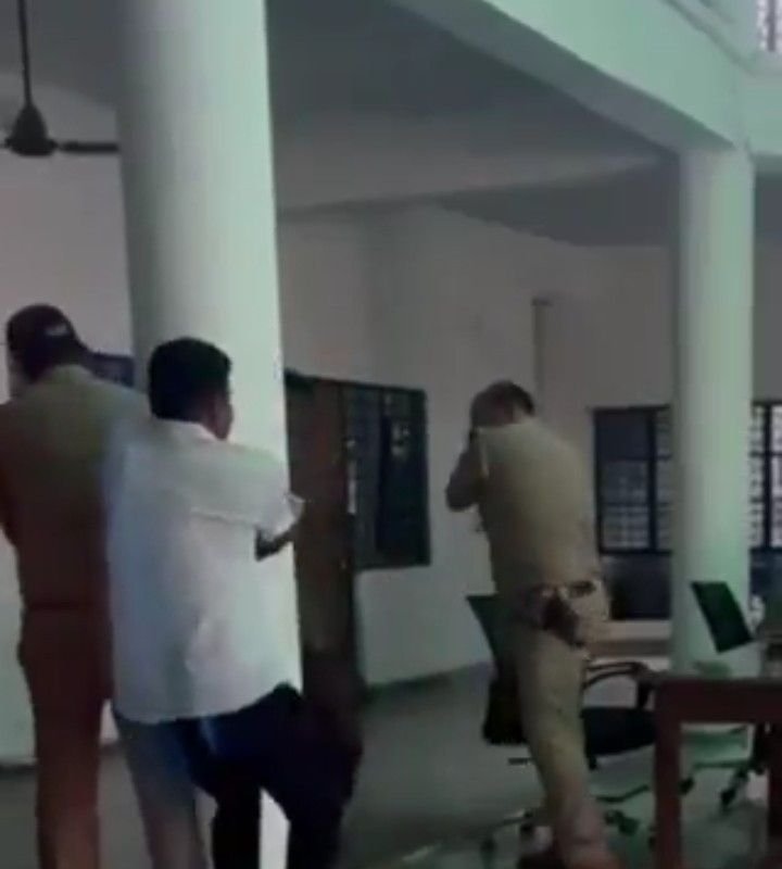 जौनपुर24अप्रैल25इंस्पेक्टर साहब को जम्मू कश्मीर के बॉर्डर पर होना चाहिए...