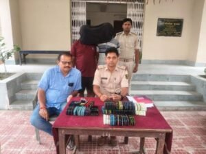 पूर्णिया बिहार 28 अप्रैल 25* वाहन जांच के क्रम में चोरी की 96 मोबाईल के साथ दो अभियुक्त गिरफ्तार।