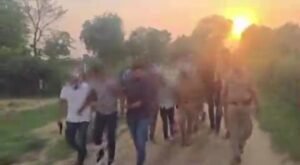 आगरा 29अप्रैल25 में रेस्टोरेंट वर्कर गुलफाम की हत्या में 2 आरोपी शिवम बघेल, प्रियांश यादव गिरफ्तार हुए।