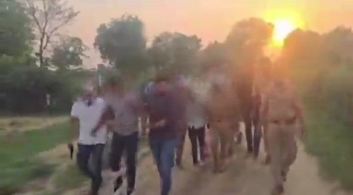 आगरा 29अप्रैल25 में रेस्टोरेंट वर्कर गुलफाम की हत्या में 2 आरोपी शिवम बघेल, प्रियांश यादव गिरफ्तार हुए।