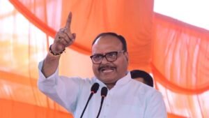 लखनऊ01मई25-यूपी के 15 डॉक्टरों पर गिरी कार्रवाई