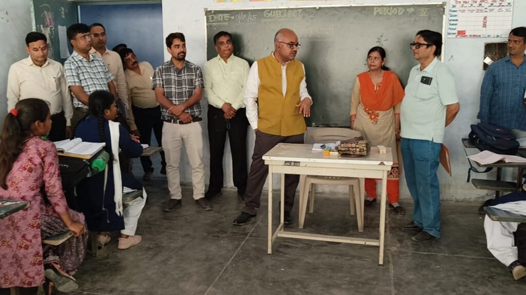 कानपुर नगर01मई25*डीएम ने राजकीय इंटर कॉलेज खेरसा, बिधनू का निरीक्षण किया। कानपुर नगर01मई25*डीएम ने राजकीय इंटर कॉलेज खेरसा, बिधनू का निरीक्षण किया।