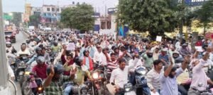 वाराणसी1मई25*बिजली के निजीकरण के विरोध में बनारस के हजारो बिजलिकर्मियो ने निकाला विशाल बाइक रैली: