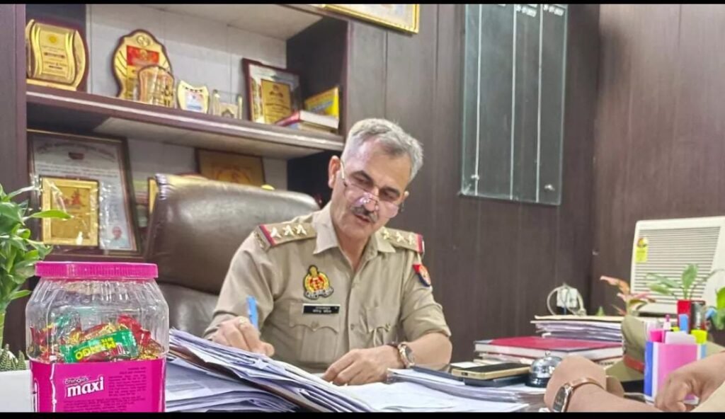 ग़ाज़ियाबाद1मई25*पुलिस कमिश्नर जे रविंद्र गौड़ का असर पूरे गाजियाबाद कमिश्नरेट में दिखाई दे रहा