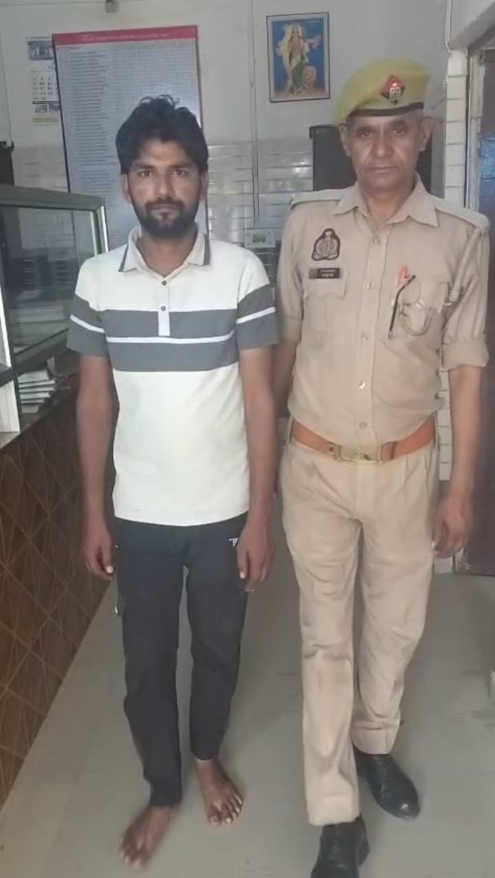 मथुरा 02मई25*कोसीकलां पुलिस द्वारा एक अन्तर्राजीय शराब तस्कर गिरफ्तार