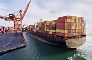 नई दिल्ली03मई25सरकार ने भारतीय बंदरगाहों पर बैन की पाकिस्तानी जहाजों की एंट्री..!*