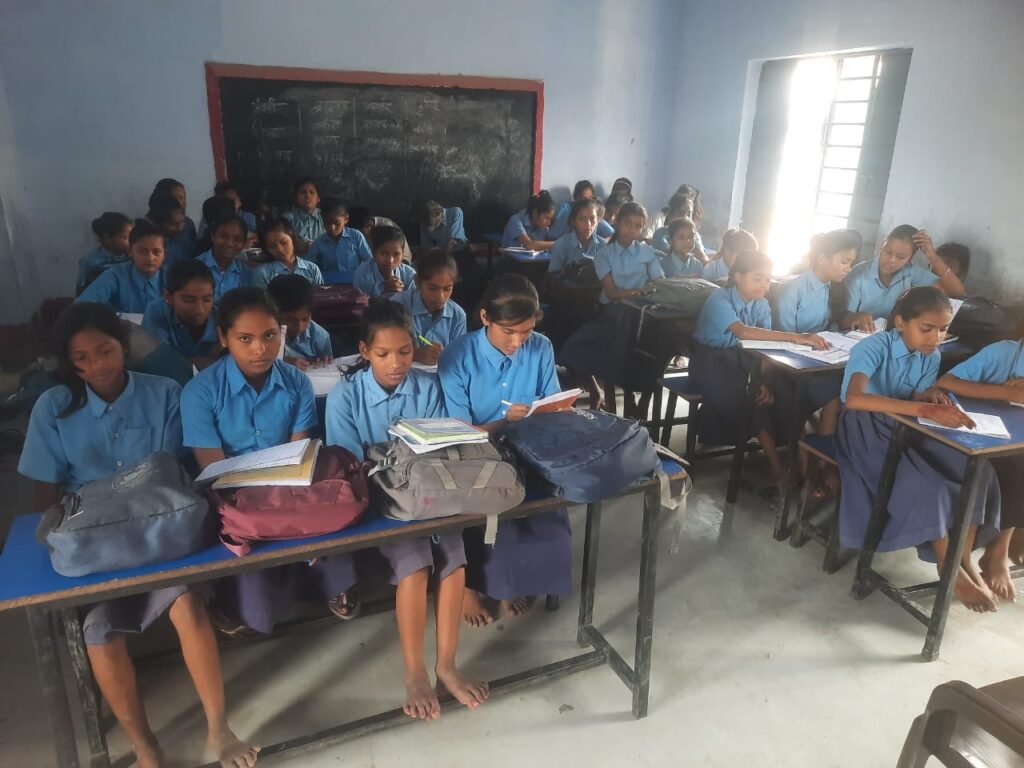 भागलपुर04मई25 इको क्लब की महत्ता व उपयोगिता विषयक निबंध प्रतियोगिता में आयुषी राज प्रथम,