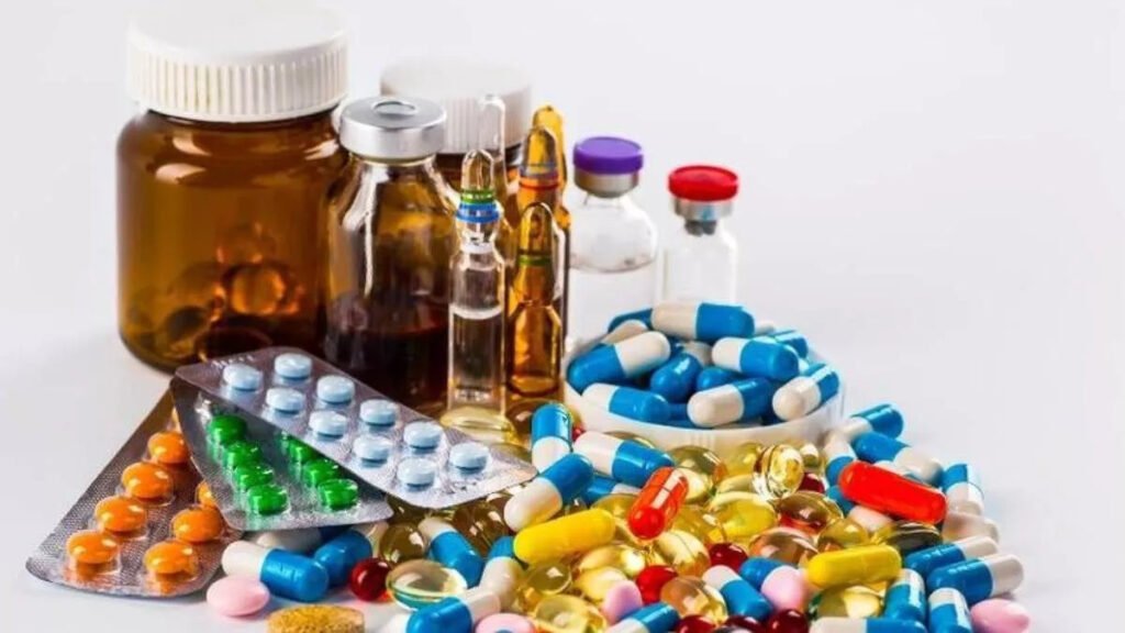 नई दिल्ली04मई25नकली दवाओं का जखीरा बरामद, दिल्ली समेत कई राज्यों में फैला है कारोबार; गुनहगार कौन?*