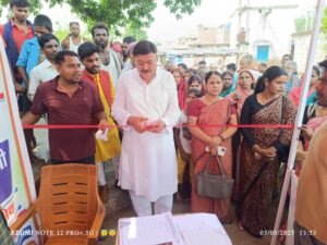 भागलपुर05मई25 सच्चिदानंद नगर मोहल्ले में आयोजित निशुल्क जन सेवा शिविर का उद्घाटन किया