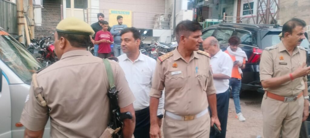 मथुरा 5 मई25*यातायात पुलिस*