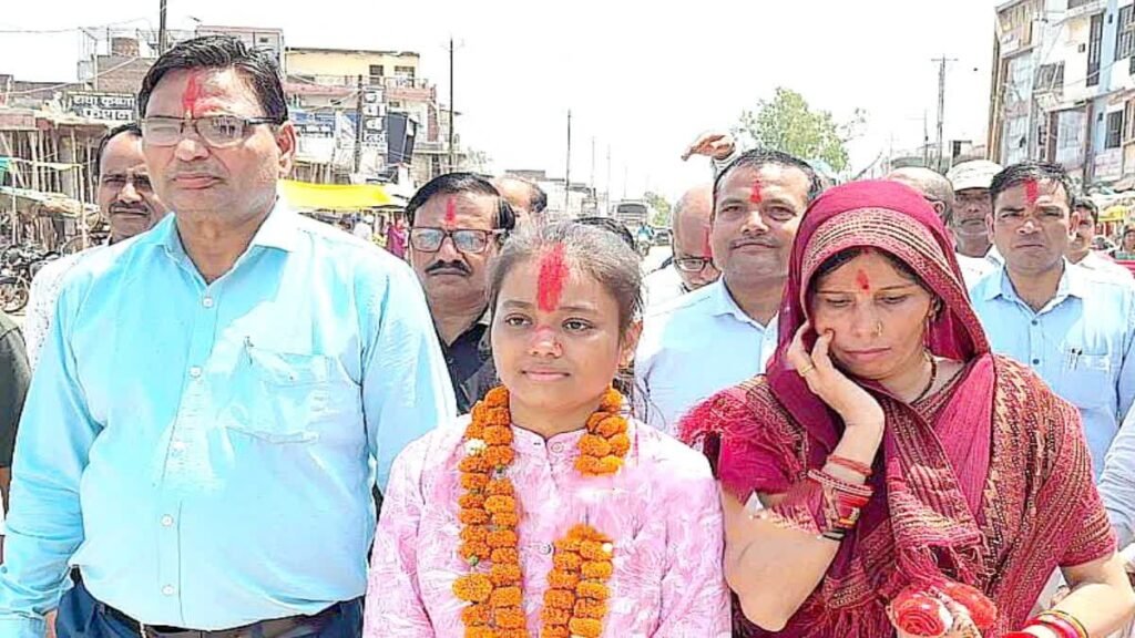 MPमैहर06मई25 की प्रियल ने 12th बोर्ड में सभी को पछाड़ा, टॉप करने का बताया मंत्र MPमैहर06मई25 की प्रियल ने 12th बोर्ड में सभी को पछाड़ा, टॉप करने का बताया मंत्र