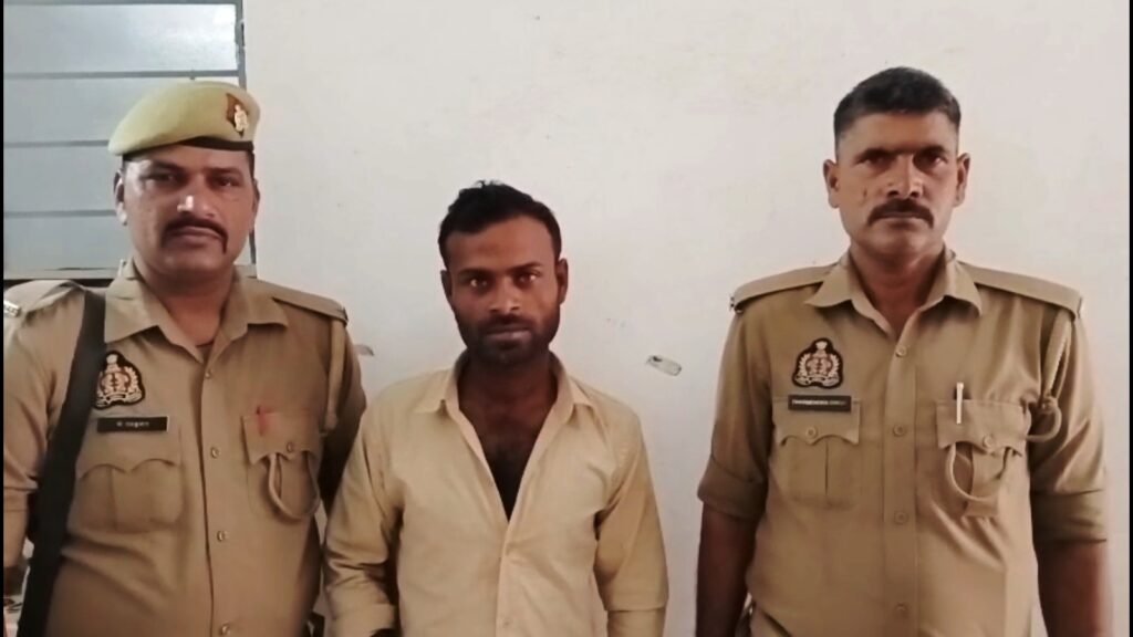 मथुरा 8 मई 25*थाना वृन्दावन पुलिस ने एक अभियुक्त को किया गिरफ्तार। 01 अवैध चाकू बरामद*