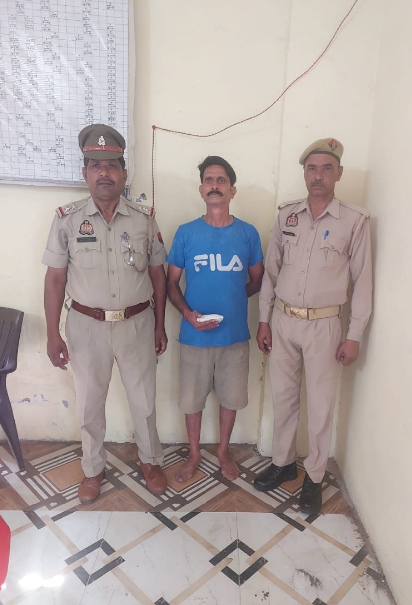 मथुरा10मई25*एक अभियुक्त को गिया गिरफ्तार। 115 ग्राम अवैध नशीला पदार्थ (एल्प्राजोलम पाउडर) बरामद*