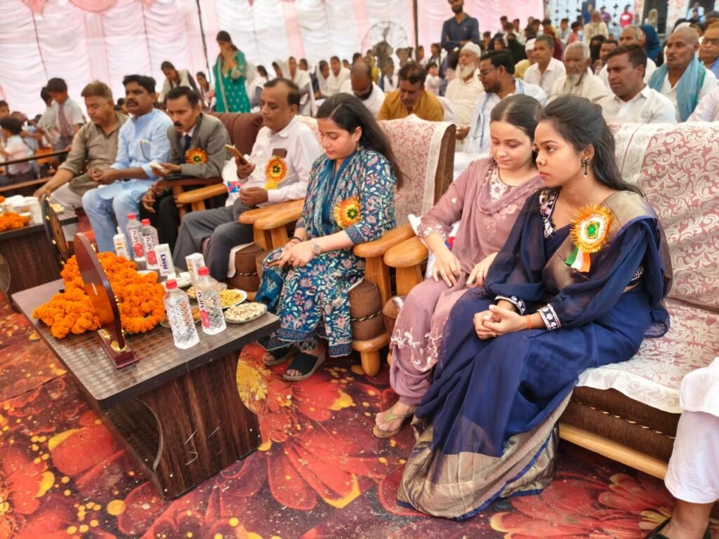 गाजीपुर14मई25*सनराईज इंटरनेशनल एकेडमी के बच्चों ने रंगारंग कार्यक्रम प्रस्तुत किया।