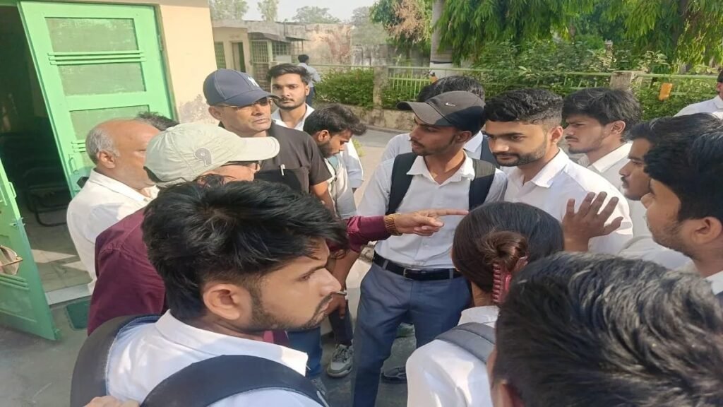 *उत्तराखंड 16मई25*असिस्टेंट प्रोफेसर ने 12 छात्राओं से की छेड़खानी,पुलिस ने किया गिरफ्तार*