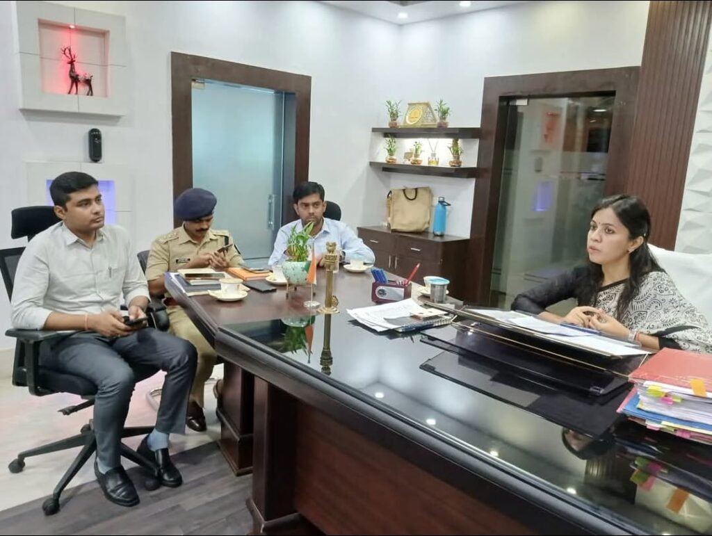*रोहतास17मई25* में प्रधानमंत्री के कार्यक्रम को लेकर डीएम ने की बैठक, अधिकारियों को मिले टास्क*