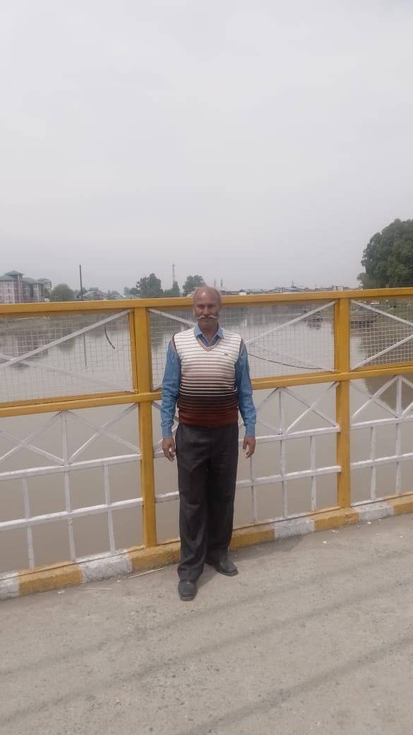 कश्मीर 18मई25*की Dal झील में पर्यटक 0 श्रीनगर। कश्मीर 18मई25*की Dal झील में पर्यटक 0 श्रीनगर।