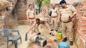 प्रतापगढ़18मई25*आबकारी टीम प्रतापगढ़ ने की छापेमारी