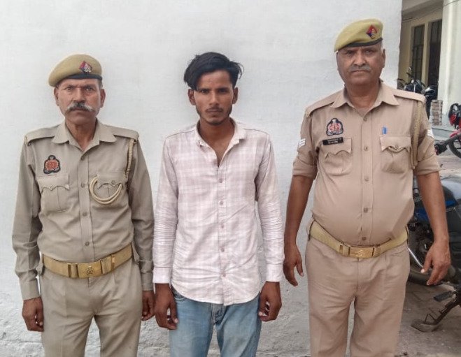 मथुरा 18 मई 25*थाना गोवर्धन पुलिस ने एक अभियुक्त को किया गिरफ्तार, कब्जे से एक नाजायज चाकू बरामद ।*