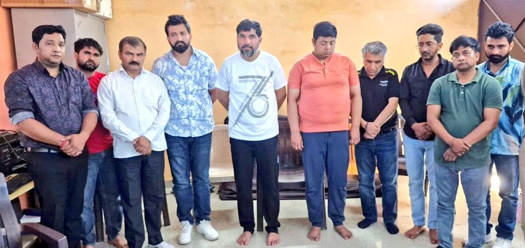 उत्तरप्रदेश19मई25*: हापुड़ की मोनाड यूनिवर्सिटी में फर्जी मार्कशीट छापने बांटने का भंडाफोड़।