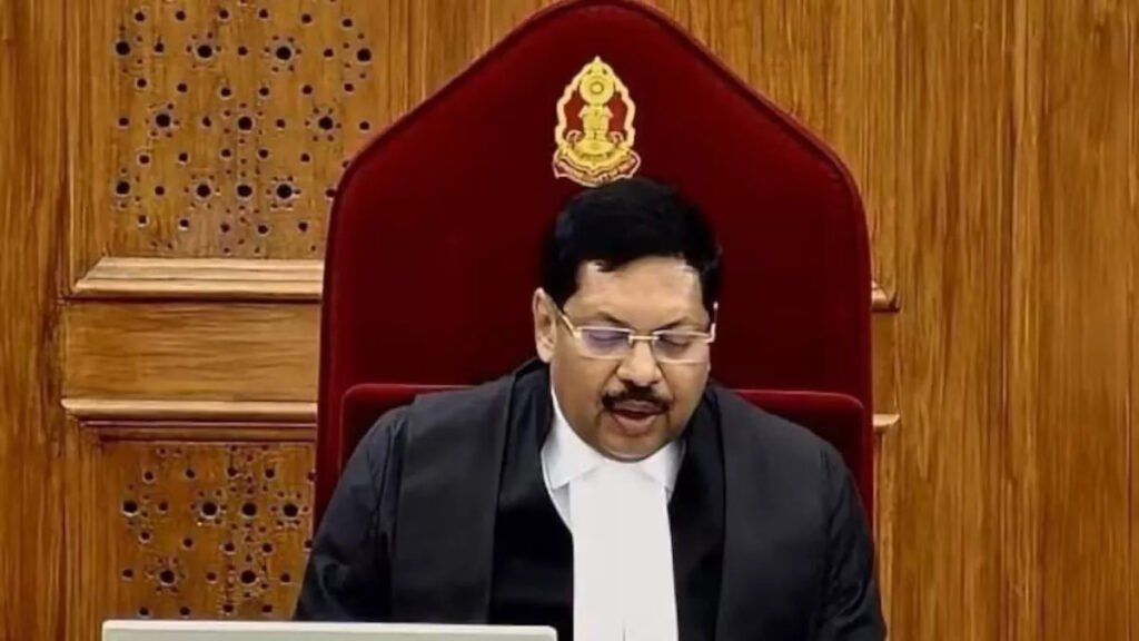 नई दिल्ली21मई25*'पांच बड़े जज छुट्टियों में भी काम कर रहे, फिर भी दोष हम पर...'; सुनवाई के दौरान किस पर भड़के CJI गवई?*