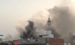 लखनऊ21मई25*कोतवाली चौक क्षेत्र के दरियाई टोला में घर में लगी भीषण आग, इलाके में मचा हड़कंप