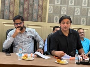 लखनऊ23मई25*पंचायती राज समिति की मीटिंग मे बिधायक अमर अली खान*