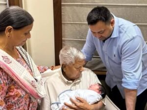 *पटना27मई25*सुप्रीमो लालू प्रसाद यादव गोद में पोता.....*