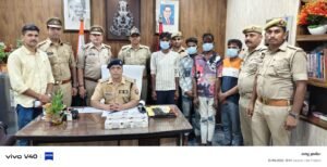 बनारस 31मई25*के घाटों पर पर्यटकों का जेब काटकर चोरी करने वाले 04 नफर अभियुक्त थाना दशाश्वमेध पुलिस द्वारा गिरफ्तार, चोरी के 9550 रुपये बरामद।*