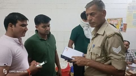 प्रतापगढ़30अप्रैल25* बुजुर्ग को तेज़ रफ्तार मोटर साइकिल सवार ने मारी टक्कर हालत नाजुक रेफर*