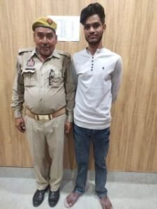 मथुरा 6 मई 25*थाना राया पुलिस द्वारा वांछित अभियुक्त को किया गया गिरफ्तार*