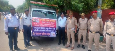 मथुरा 6 मई 25*यातायात पुलिस जनपद मथुरा मैं यातायात नियमों के लिए चलाया जागरूकता अभियान* मथुरा 6 मई 25*यातायात पुलिस जनपद मथुरा मैं यातायात नियमों के लिए चलाया जागरूकता अभियान*