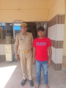 मथुरा 6 मई 25* एक अभियुक्त को 150 ग्राम नशीला पाउडर (डायजापाम) व साइबर ठगी में इस्तेमाल दो मोबाइल फोन के साथ किया गिरफ्तार ।*