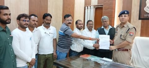 अयोध्या14मई25*पत्रकार को फर्जी मुकदमे में फसाने का प्रयास हुआ तो होगा धरना प्रदर्शन