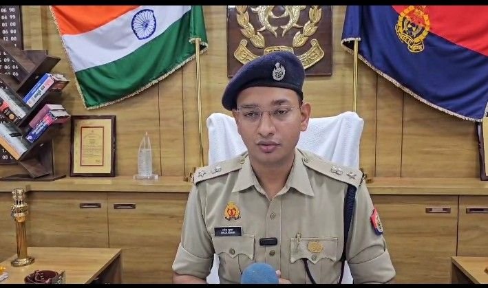 मथुरा 16 मई 25* महिला के थैले को लूटने वाले बाइक सवार बदमाशों को गिरफ्तार