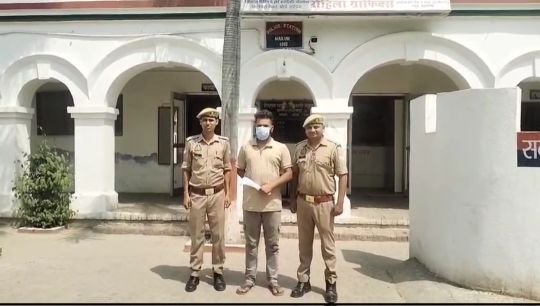 सहारनपुर20मई25*नकुड पुलिस ने गाँव मोहद्दीपुर में घर में घुसकर हत्या के प्रयास करने वाले अभियुक्त को किया गिरफ्तार।*