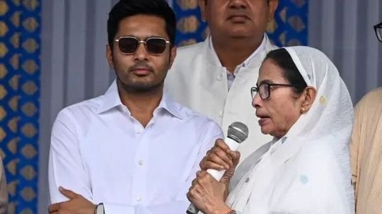 कोलकाता20मई25'ऑपरेशन सिंदूर' वाली टीम के लिए मान गईं ममता बनर्जी!