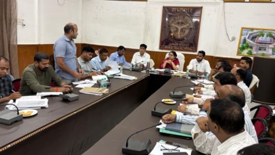 मिर्जापुर:19 मई 25 *संभावित बिजली हड़ताल को लेकर जिलाधिकारी की बैठक, तैयारियों के निर्देश*