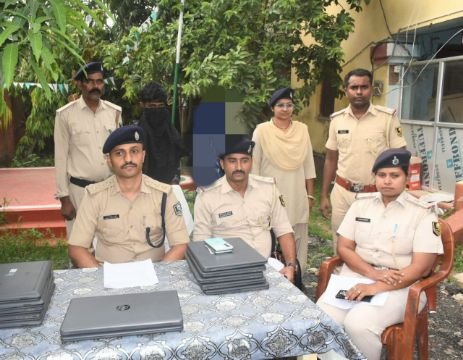 पूर्णिया बिहार 21‌ मई 25*चोरी के कांड का सफल उद्भेदन, 12 लैपटॉप के साथ दो अभियुक्त गिरफ्तार